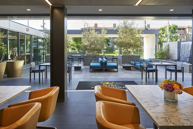 Hotel Mariposa Dinning Courtyard