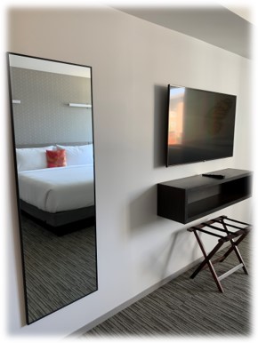 Guestroom in Hotel Mariposa LA